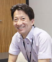 総務室　総務部　課長佐藤 大吾様