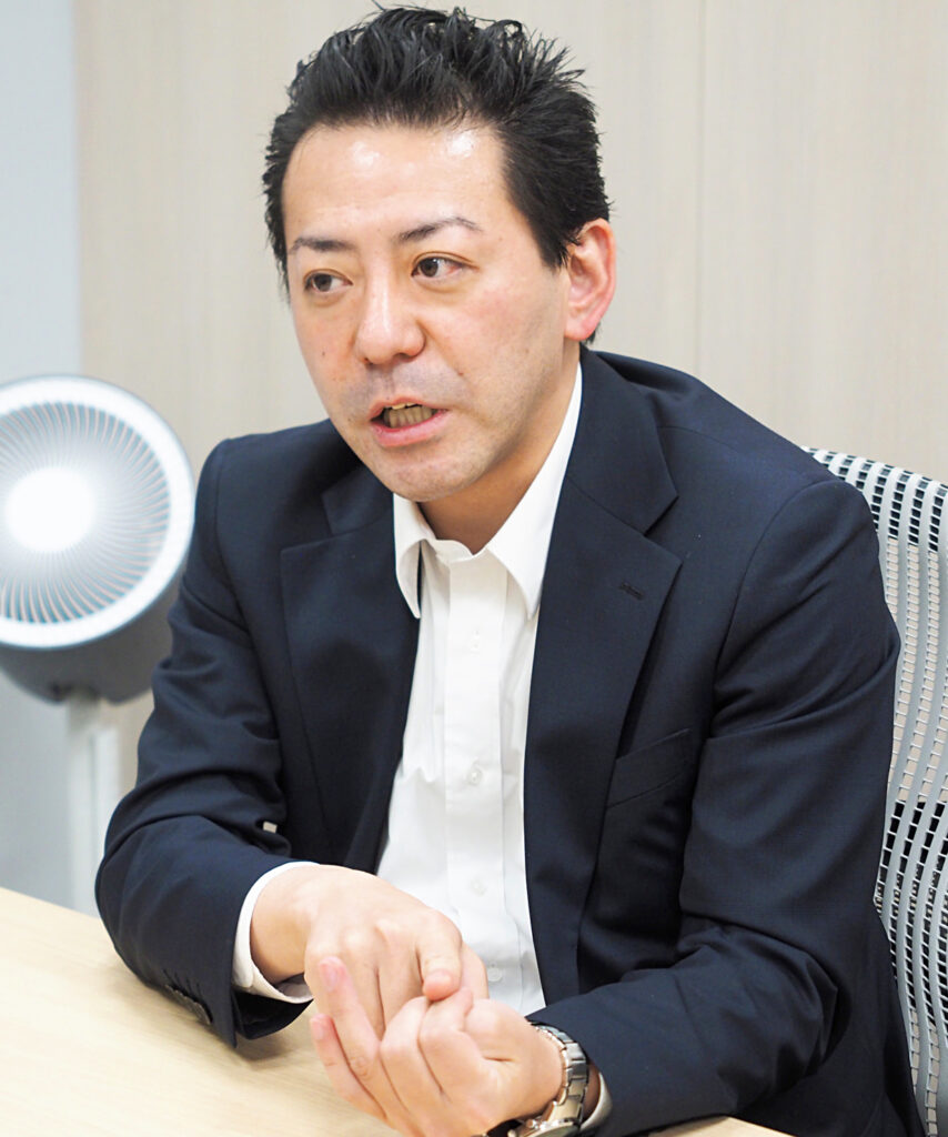 セールス　鶴田